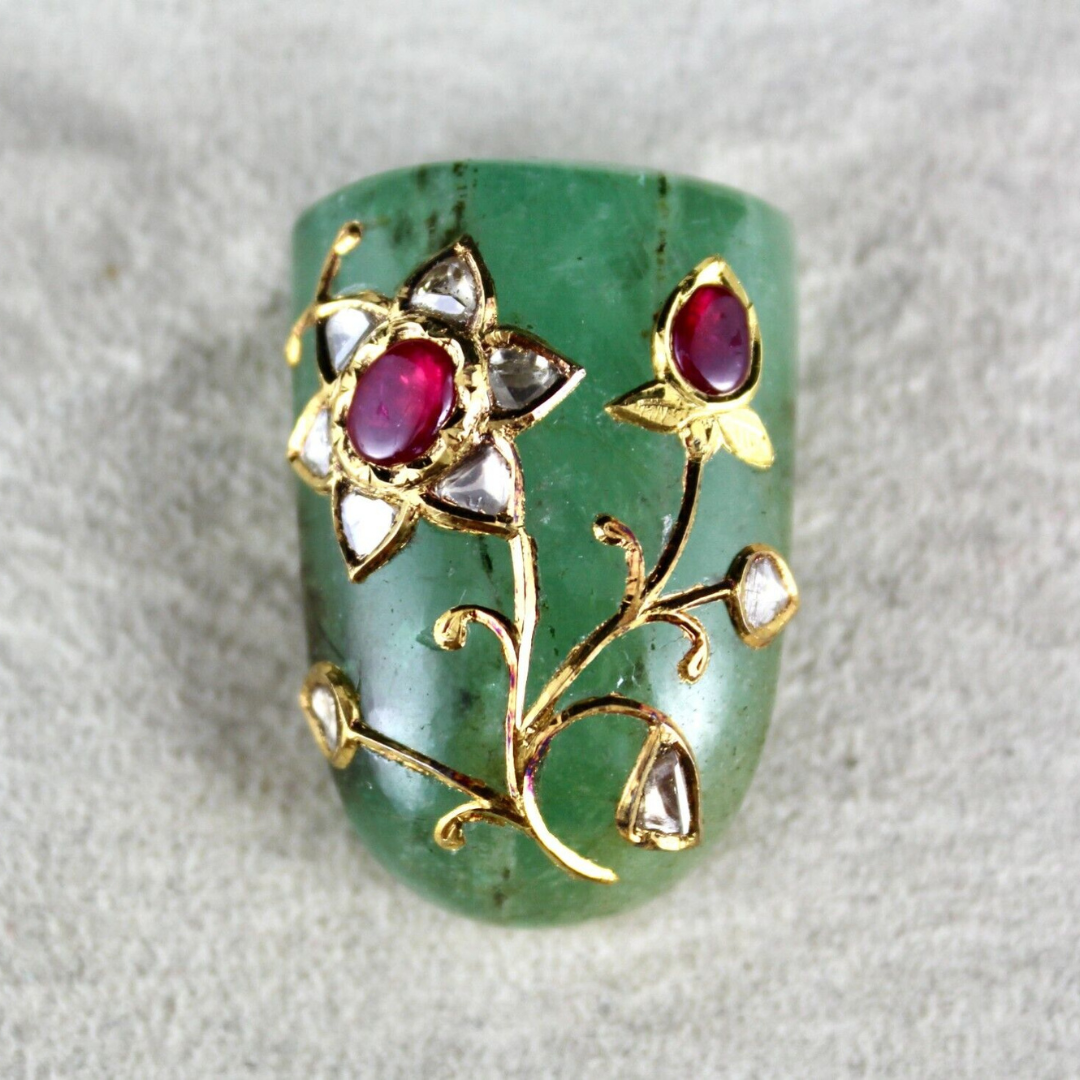FINE ANTIQUE JADAU SET/PENDANT