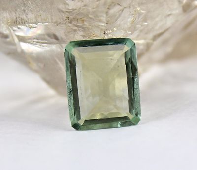 Natural Green Aquamarine 7.75 Carat Octagon Cut Gemstone For Ring Pendant