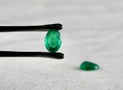 Natural Zambian Emerald Oval 1.52 Ct 7x5 Mm Gemstone Pair Earring Design
