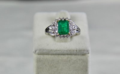 Certified Natural Zambian Emerald 1.67ct Ring 18k Gold Natural Diamond