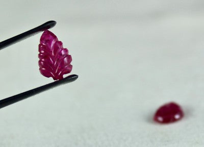 Natural Ruby 4.74 Ct Carved Leaves Loose Gemstone For Earring Design