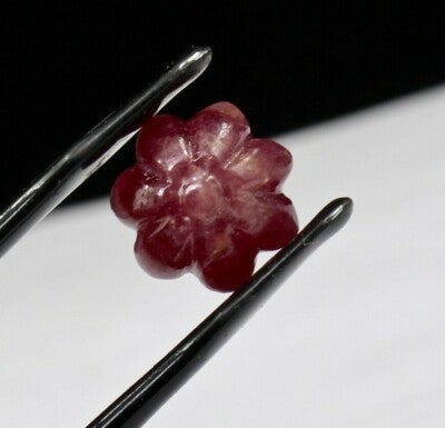 Natural Old Mines Red Ruby Carved Flower Gemstone 9.11ct For Designing