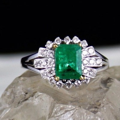 Certified Natural Zambian Emerald 1.67ct Ring 18k Gold Natural Diamond