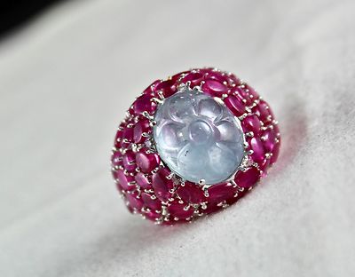 Certified Natural Blue Sapphire 18k Gold Party Ring With Carved Rubies Diamond