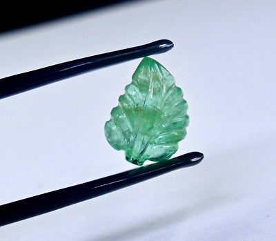 Natural Colombian Emerald 5.37 Ct Carved Leaf Gemstone For Ring Pendant