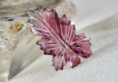 Natural Pink Tourmaline 14.13 Ct Carved Leaves Gemstone Ring Pendant Designing