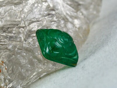 Certified Natural Emerald 6.25 Ct Green Gemstone Sterling Silver Engraved Ring