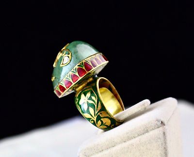Certified Vintage Natural Emerald Cabochon Natural Diamond 22k Gold Ring