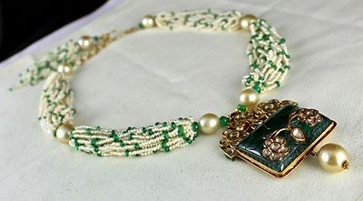 Certified Natural Emerald 10ct Carved Natural Diamond 18k Gold Pearl Necklace