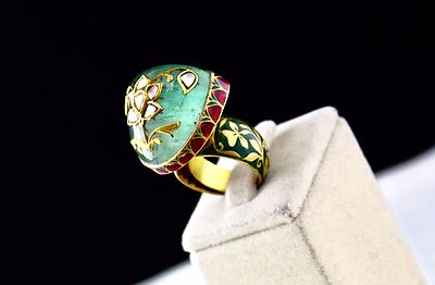 Certified Vintage Natural Emerald Cabochon Natural Diamond 22k Gold Ring