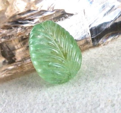 Certified Natural Emerald 17 Ct Carved Leaves Gemstone For Pendant Designing