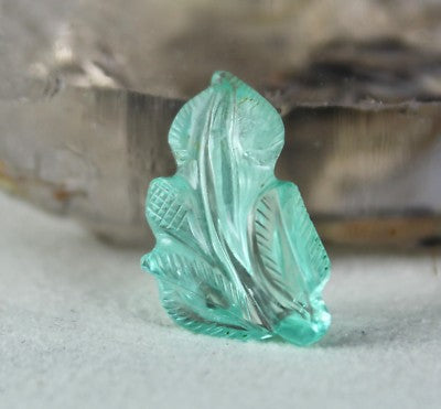 Natural Colombian Emerald 13.64 Ct Carved Leaves Gemstone Pendant