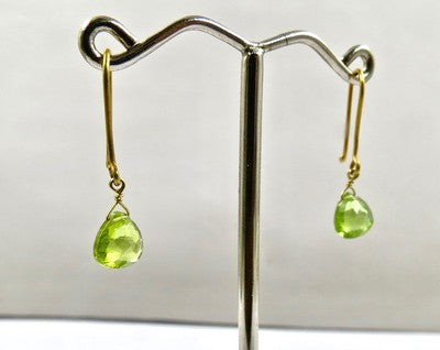 Natural Green Peridot 18k Gold Teardrop Pendant Earring Set For Women