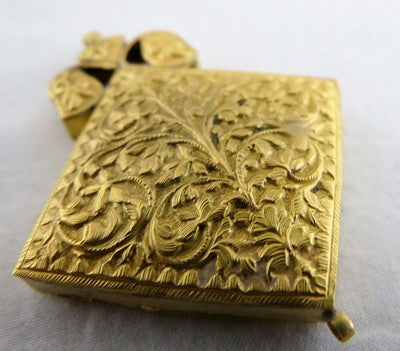 Certified Museum Old Jadau Natural Diamond 10ct 22k Gold Carved Pendant