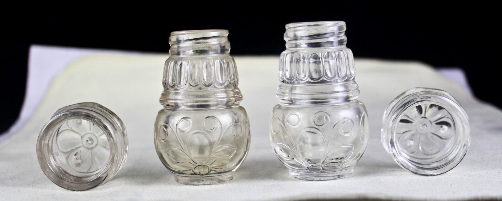 HAND CARVED NATURAL ROCK CRYSTAL QUARTZ SALT PEPPER 1350 CARATS GEMSTONE BOTTLE