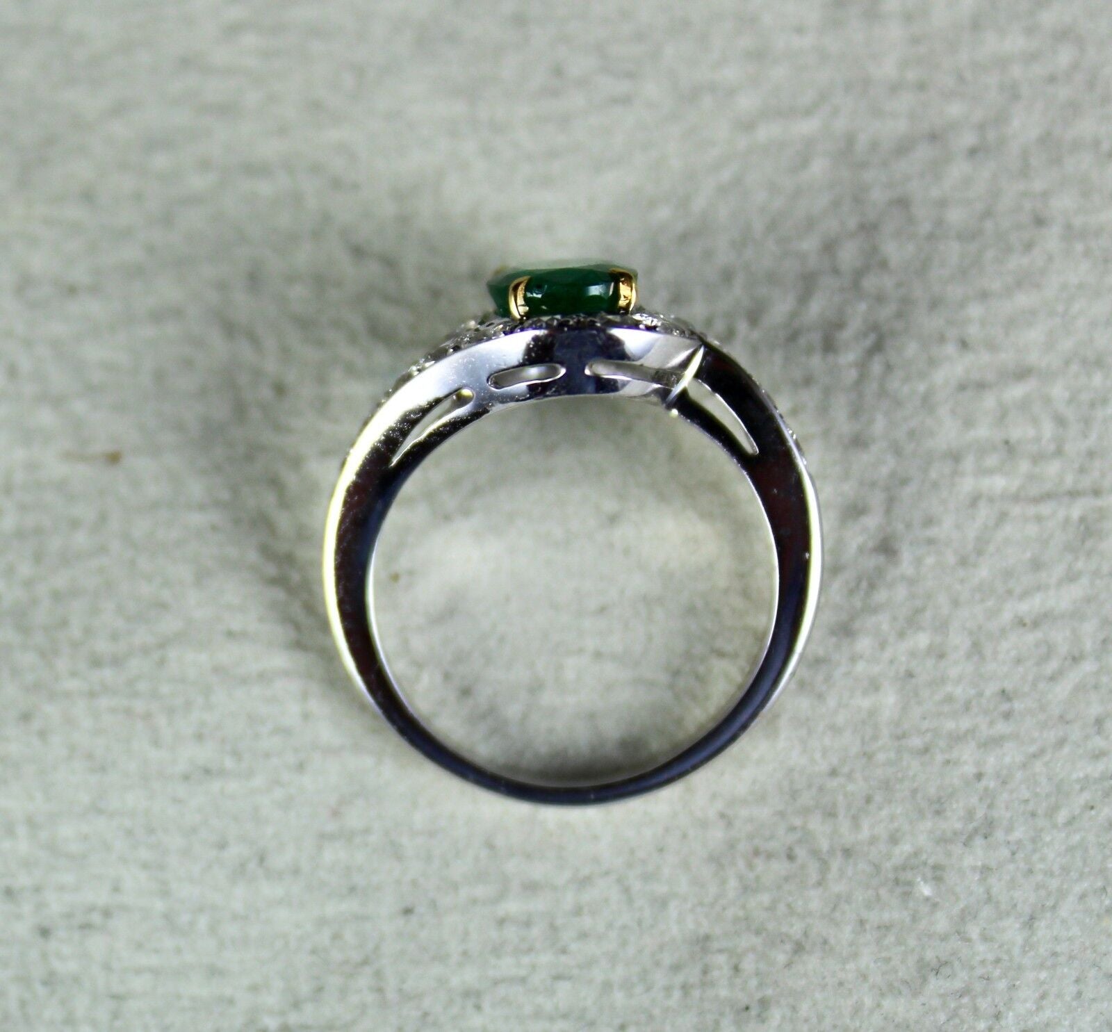 NATURAL ZAMBIAN EMERALD OVAL 1.50 CARATS GEMSTONE DIAMOND 18K GOLD LADIES RING