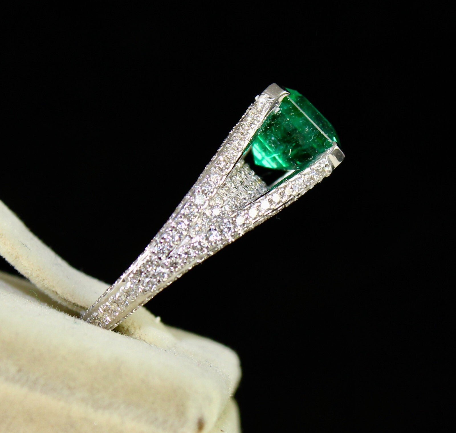 Certified Natural Emerald 4.95ct Square 18k Gold Natural Diamond Ring For Women