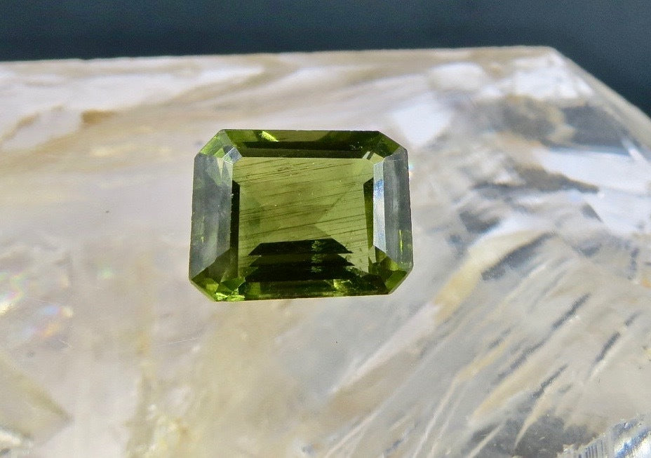 Certified Fine Natural Green Tourmaline 9ct Octagon Gemstone For Ring Pendant