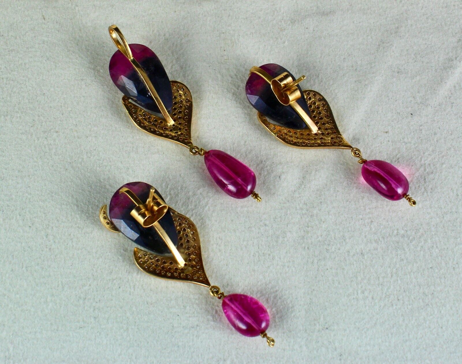 MULTI COLOUR TOURMALINE CABOCHON DIAMOND 18K GOLD PENDANT EARRING NECKLACE SET