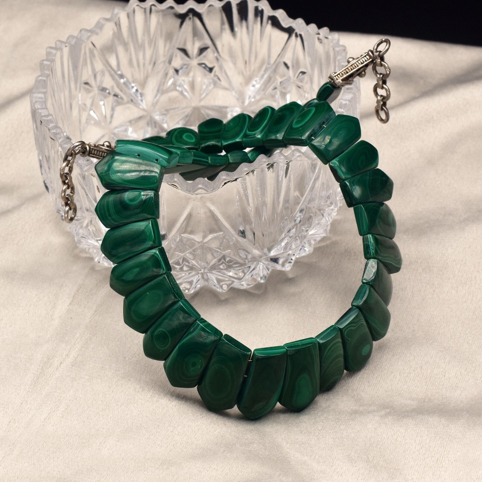 Certified Natural Green Malachite 628 Ct Semi Precious Gemstone Necklace