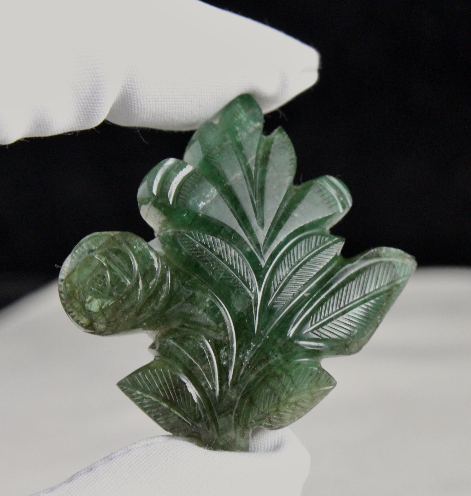 Certified Natural 103.40 Ct Zambia Emerald Carved Leaf Big Gemstone For Pendant