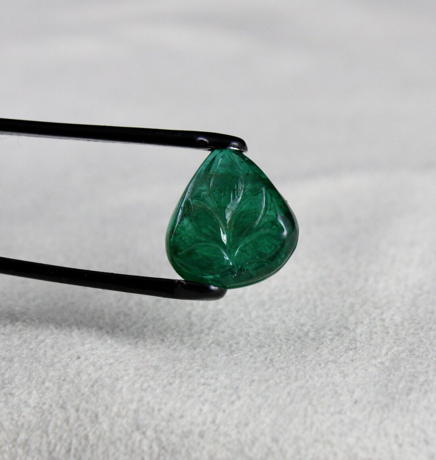 Natural Zambia Emerald Carved Pear 11.07 Ct Certified Gemstone For Ring Pendant