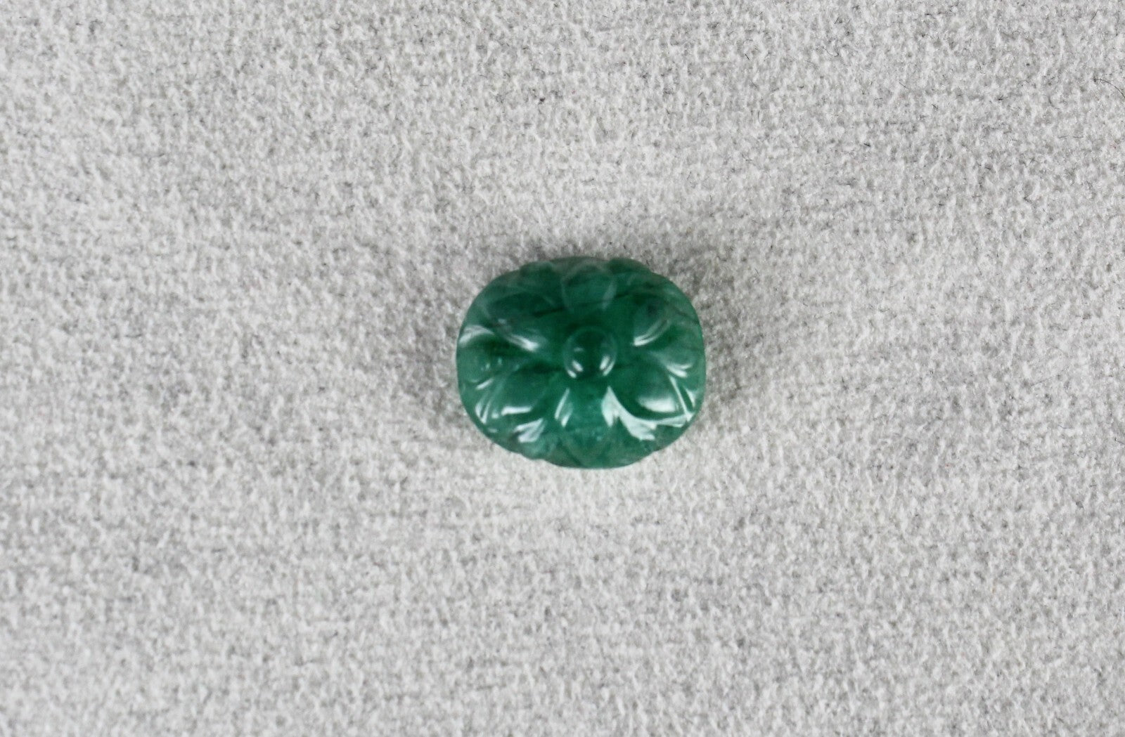 Natural Zambia Emerald 7.22 Ct Oval Carved Cabochon Gem For Ring Pendant