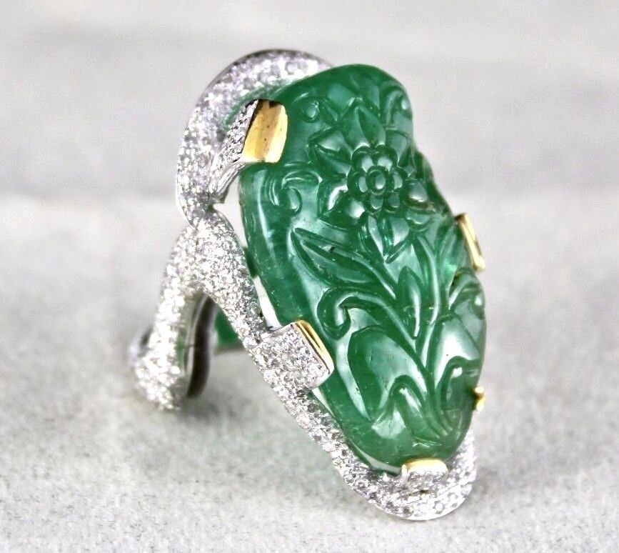 ESTATE NATURAL ZAMBIAN EMERALD CARVED DIAMOND 18K GOLD GEMSTONE STATEMENT RING