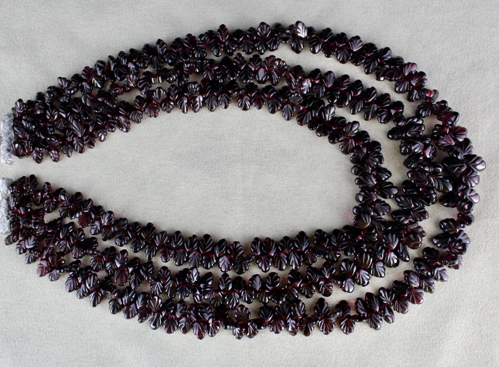 Certified Natural Red Garnet 1000 Carats Carved Leaves Gemstone Necklace