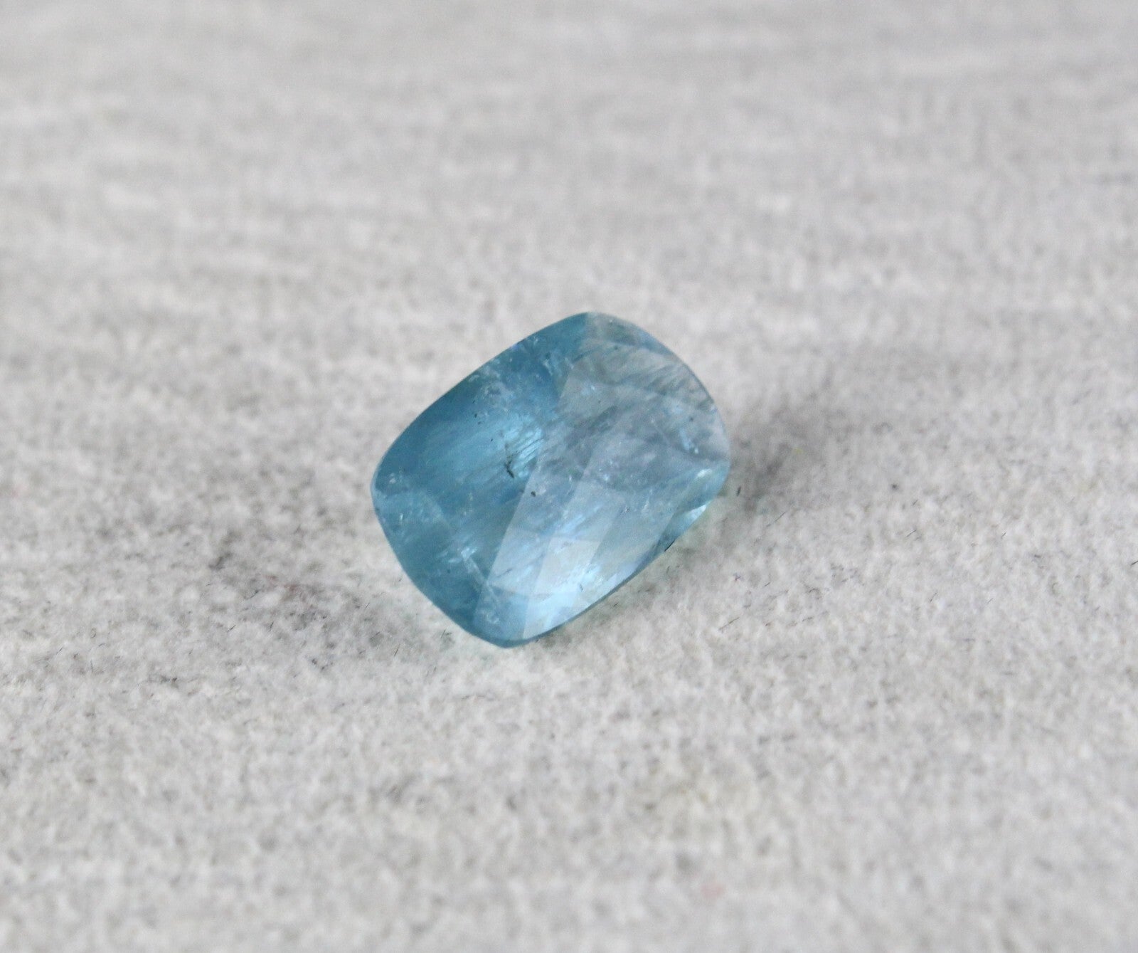Best Natural Blue Aquamarine Cushion Cut 4.24ct Gemstone For Ring Pendant