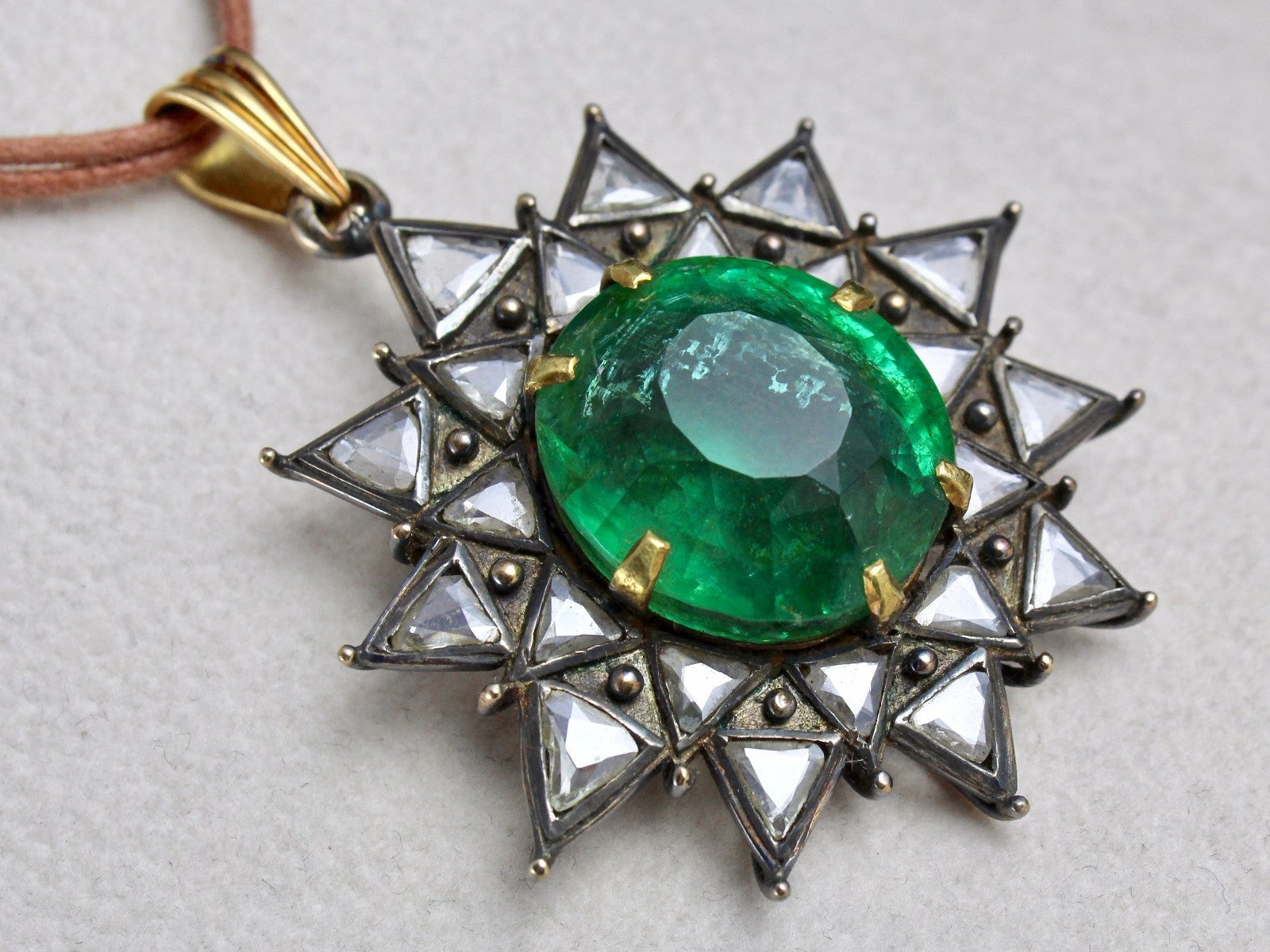Certified Antique Natural Emerald 125.75ct Diamond 18k Gold Vintage Pendant