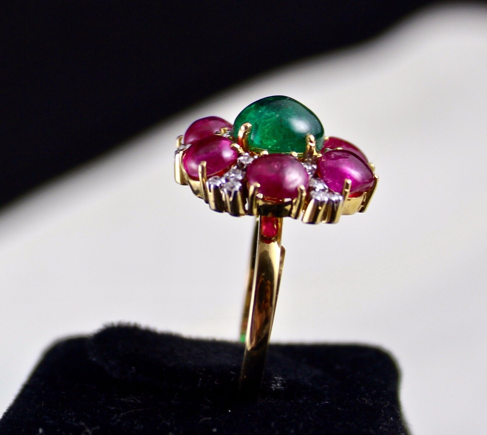 NATURAL ZAMBIAN EMERALD ROUND BURMA RUBY CABOCHON DIAMOND 18K GOLD LADIES RING