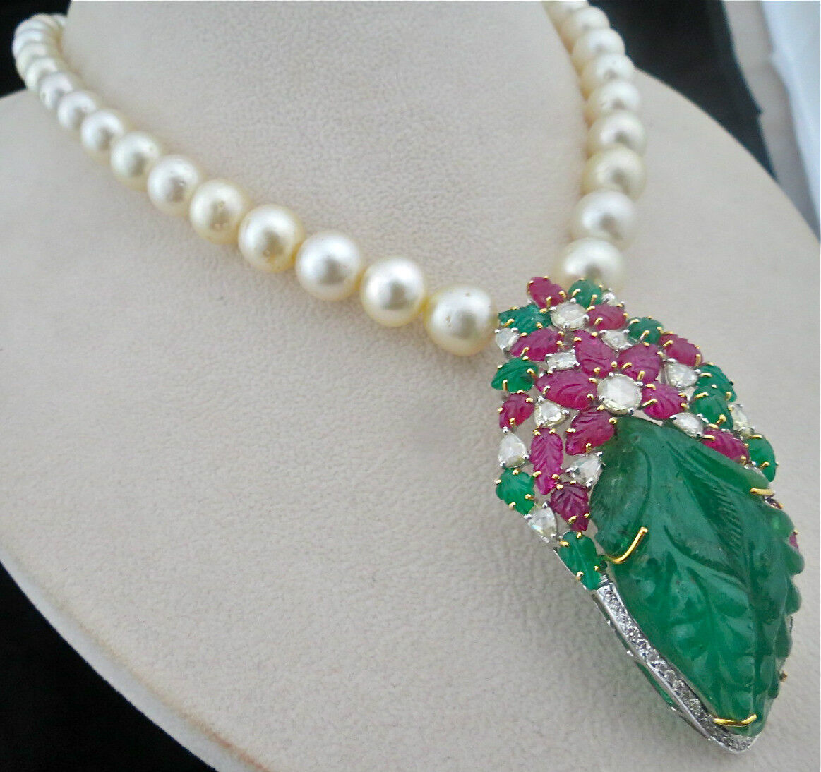 IMPORTANT VINTAGE OLD EMERALD CARVED RUBY DIAMOND PEARL 18KGOLD PENDANT NECKLACE