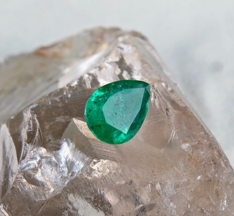 Certified Natural Zambian Emerald 2.87ct Pear Cut 12mm Gemstone For Ring Pendant