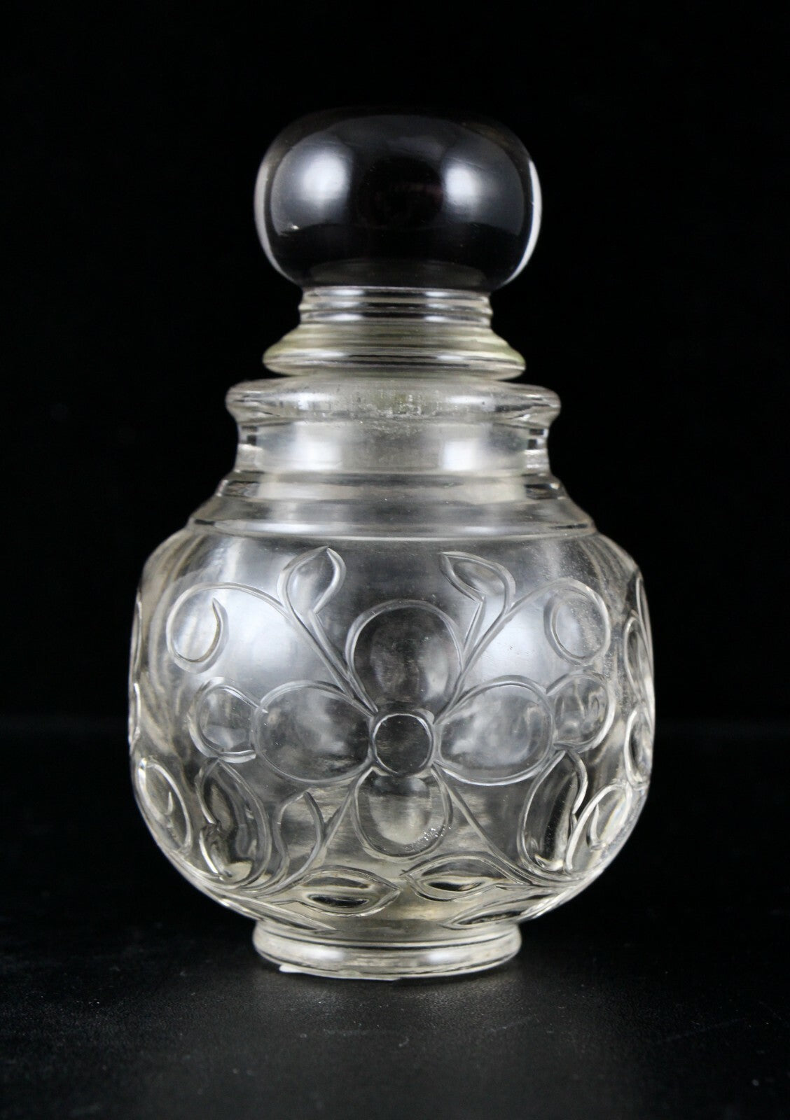 Certified Hand Carved Natural Rock Crystal Quartz 1305 Ct Perfume Bottle Decor