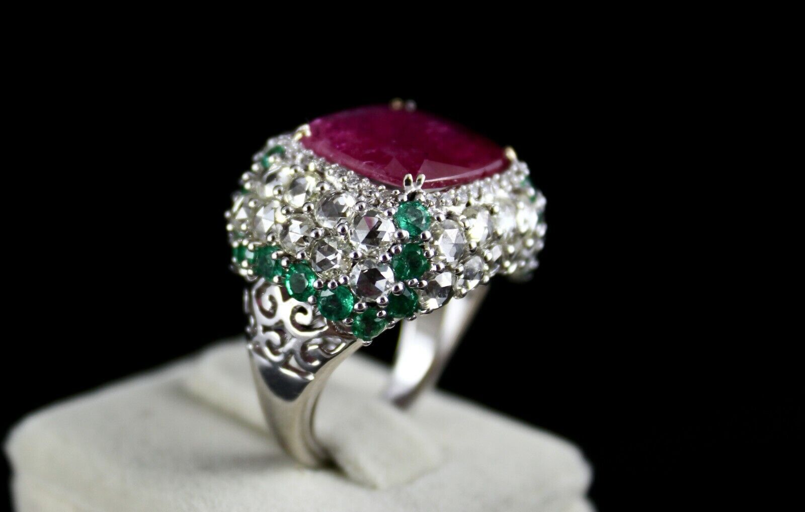 IMPORTANT NATURAL RUBY CUSHION ROSE CUT DIAMOND EMERALD 18K GOLD COCKTAIL RING