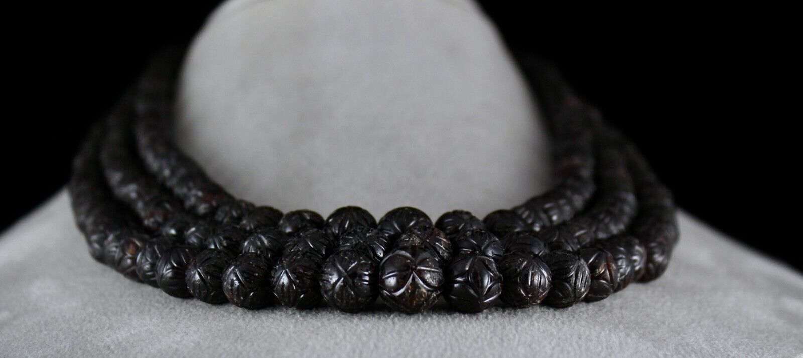 NATURAL RED GARNET CARVED BEADS 3 LINE 1686 CARATS GEMSTONE OLD SILVER NECKLACE