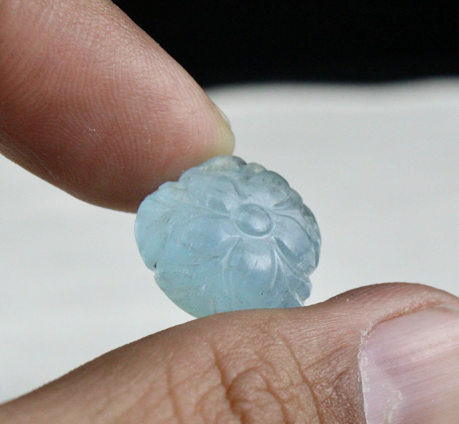 Natural Blue Aquamarine 15.18ct Carved Gemstone For Pendant Ring