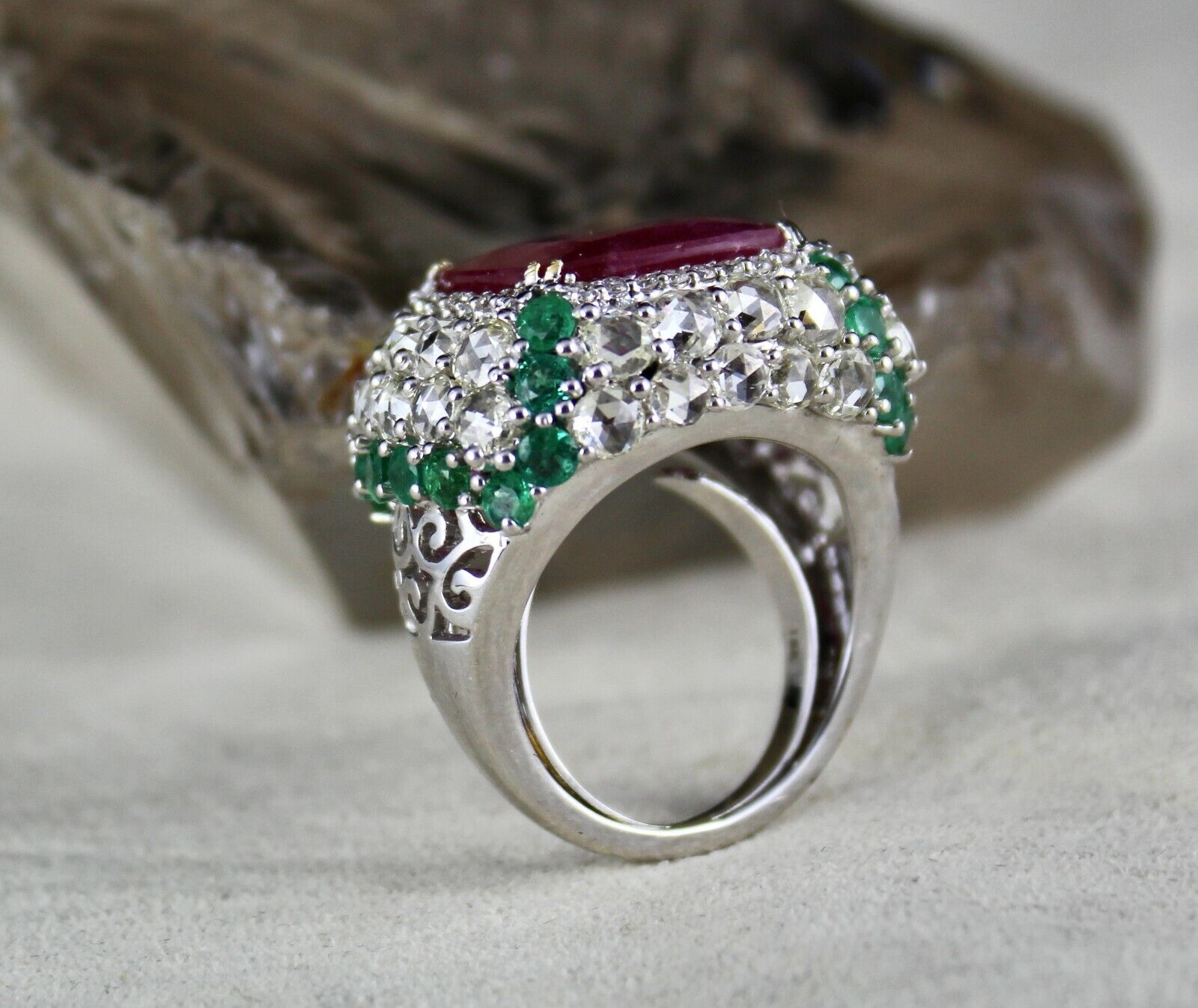IMPORTANT NATURAL RUBY CUSHION ROSE CUT DIAMOND EMERALD 18K GOLD COCKTAIL RING