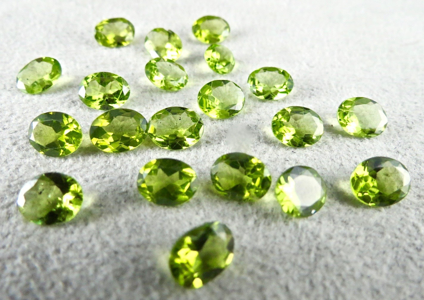 Natural Peridot Oval Cut 9x7 Mm 20 Pcs 31 Cts Gemstones For Ring Earring Pendant
