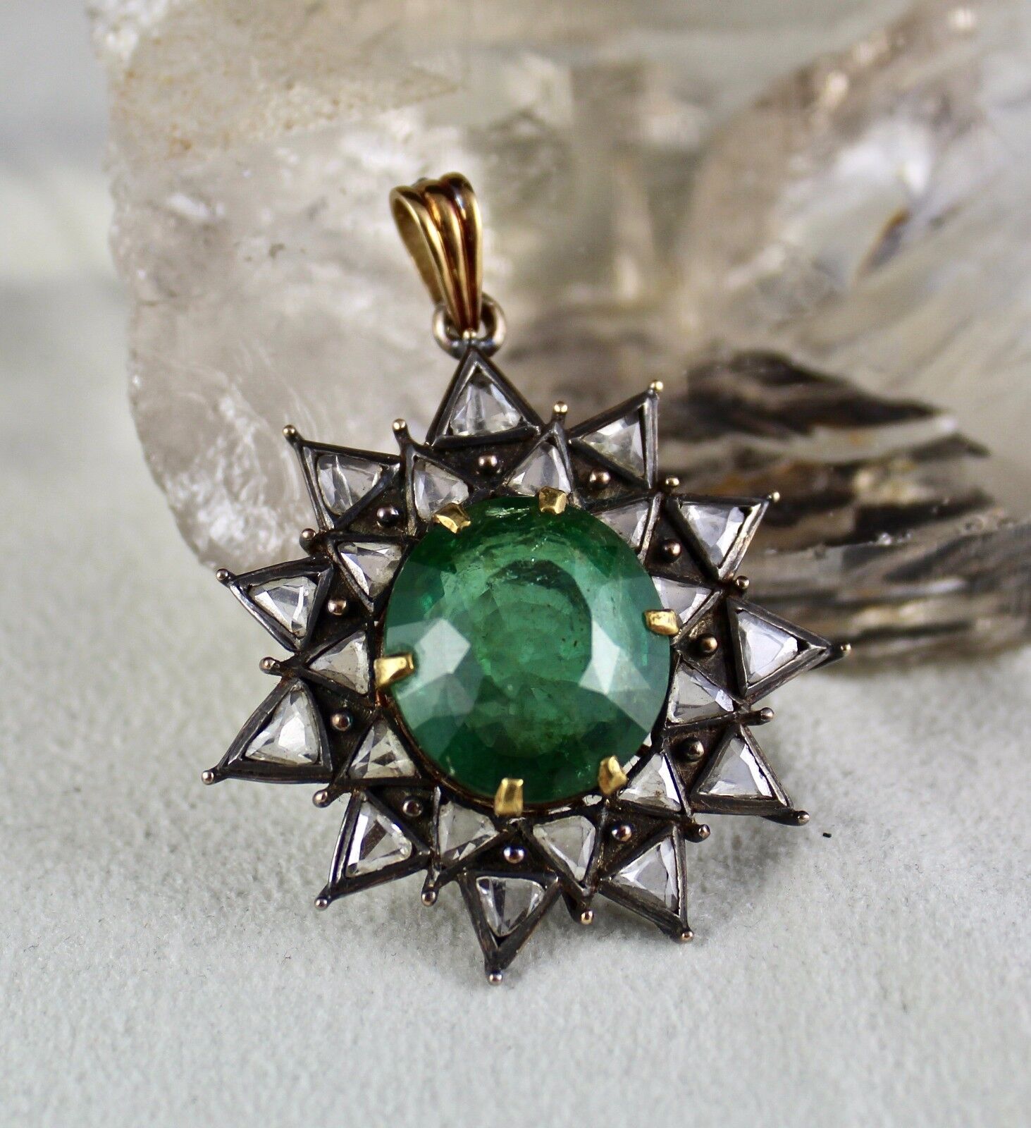 Antique Natural Emerald Oval Cut Old Diamond 18k Gold Vintage Pendant