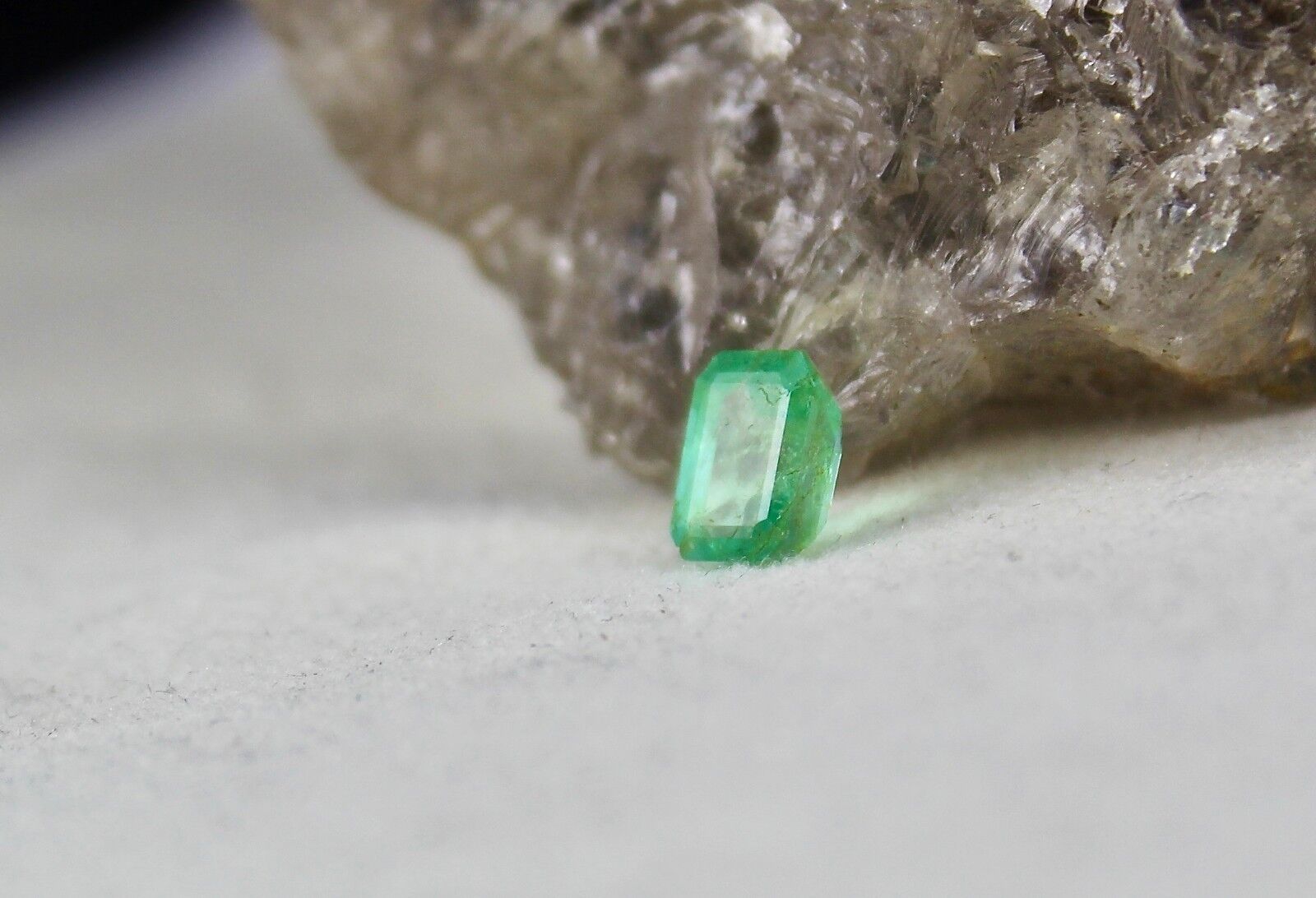 Natural Old Mines Spinel Emerald Octagon Cut 5 pcs 5.04 Carat Gemstone Designing
