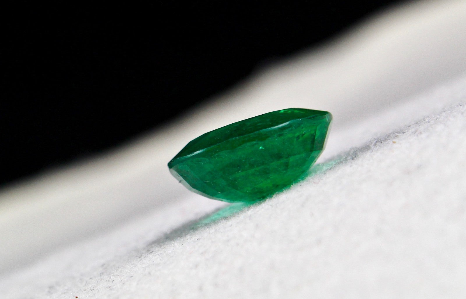 Certified 15mm 10.20 Ct Natural Emerald Round Cut Gemstone For Ring Pendant