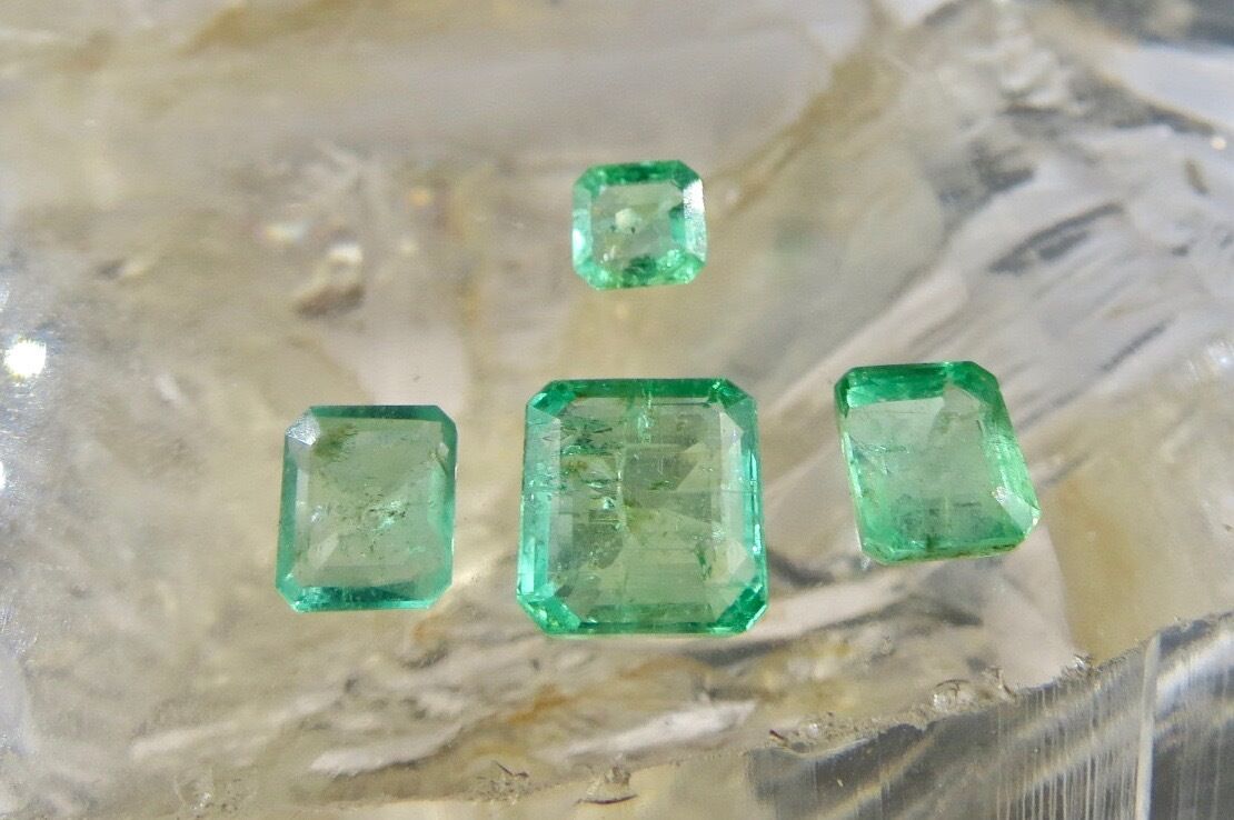OLD COLOMBIAN EMERALD OCTAGON CUT 4 PCS 5.79 CTS GEMSTONE EARRING RING PENDANT