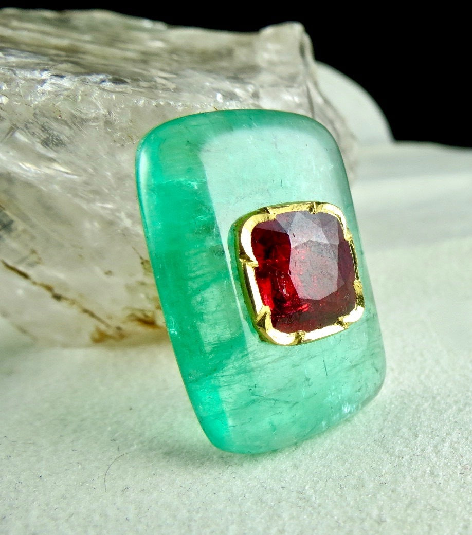 Certified Emerald 47.61 Ct Cabochon Red Spinel 18k Gold Gemstone Ring