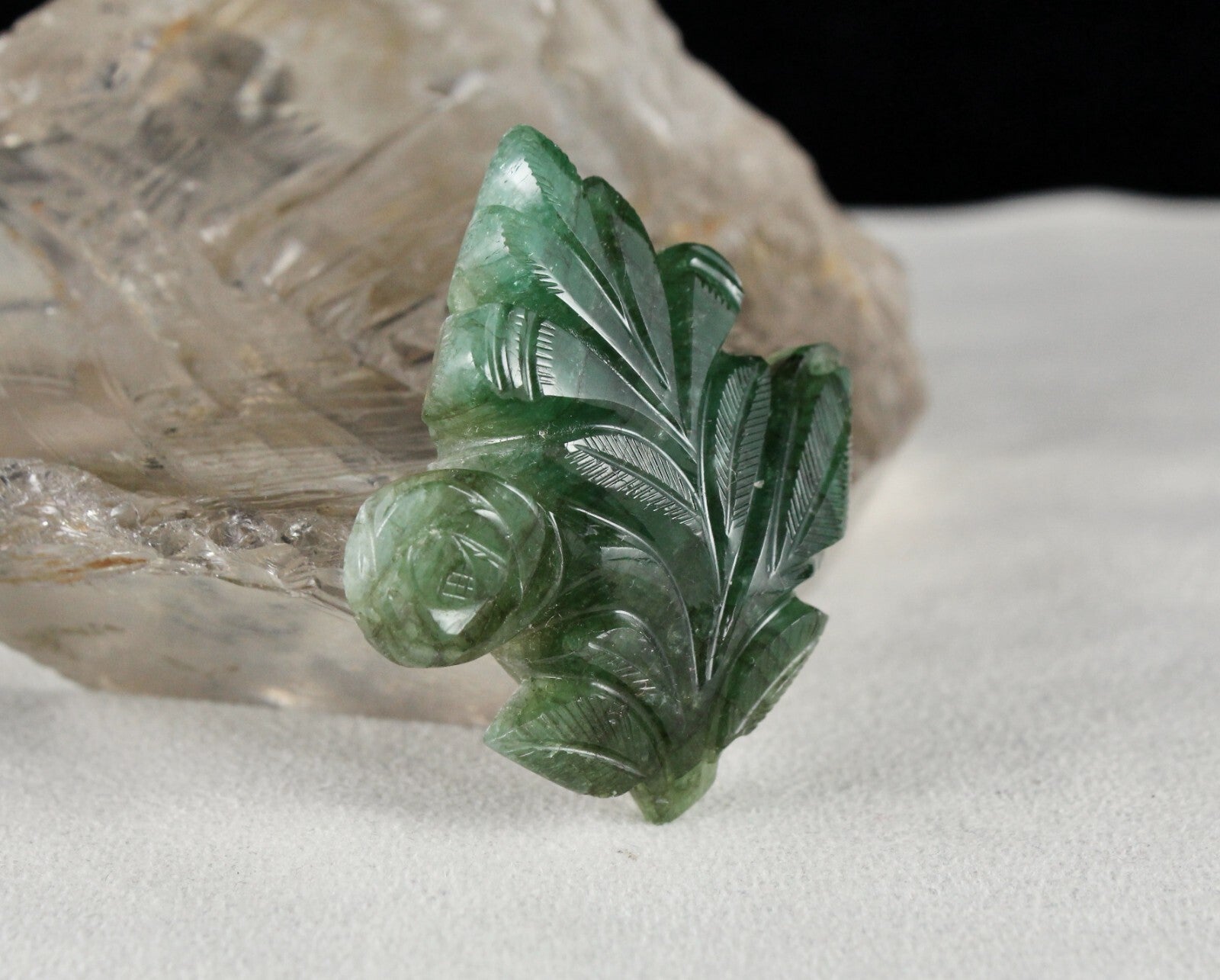 Certified Natural 103.40 Ct Zambia Emerald Carved Leaf Big Gemstone For Pendant