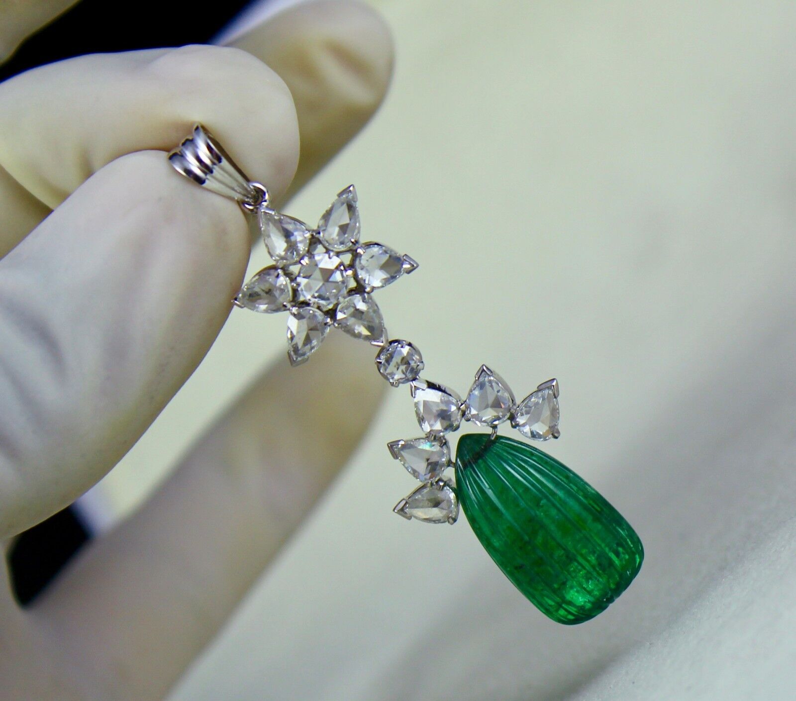 FINEST NATURAL EMERALD PEAR CARVED ROSE CUT DIAMOND 18K GOLD PENDANT EARRING SET