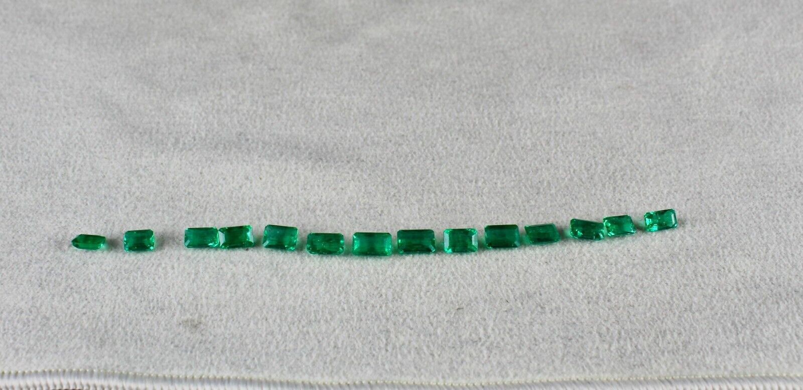 TOP NATURAL EMERALD RECTANGLE CUT 14 PC 6.51 CT ANTIQUE GEMSTONE DESIGN BRACELET