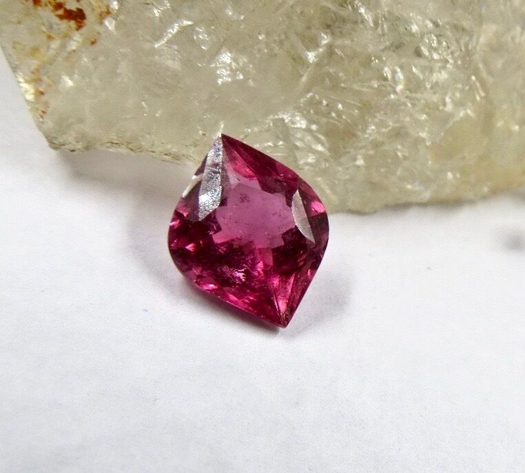 NATURAL PINK TOURMALINE RUBELLITE CUT 4.56 CARATS GEMSTONE FOR RING PENDANT