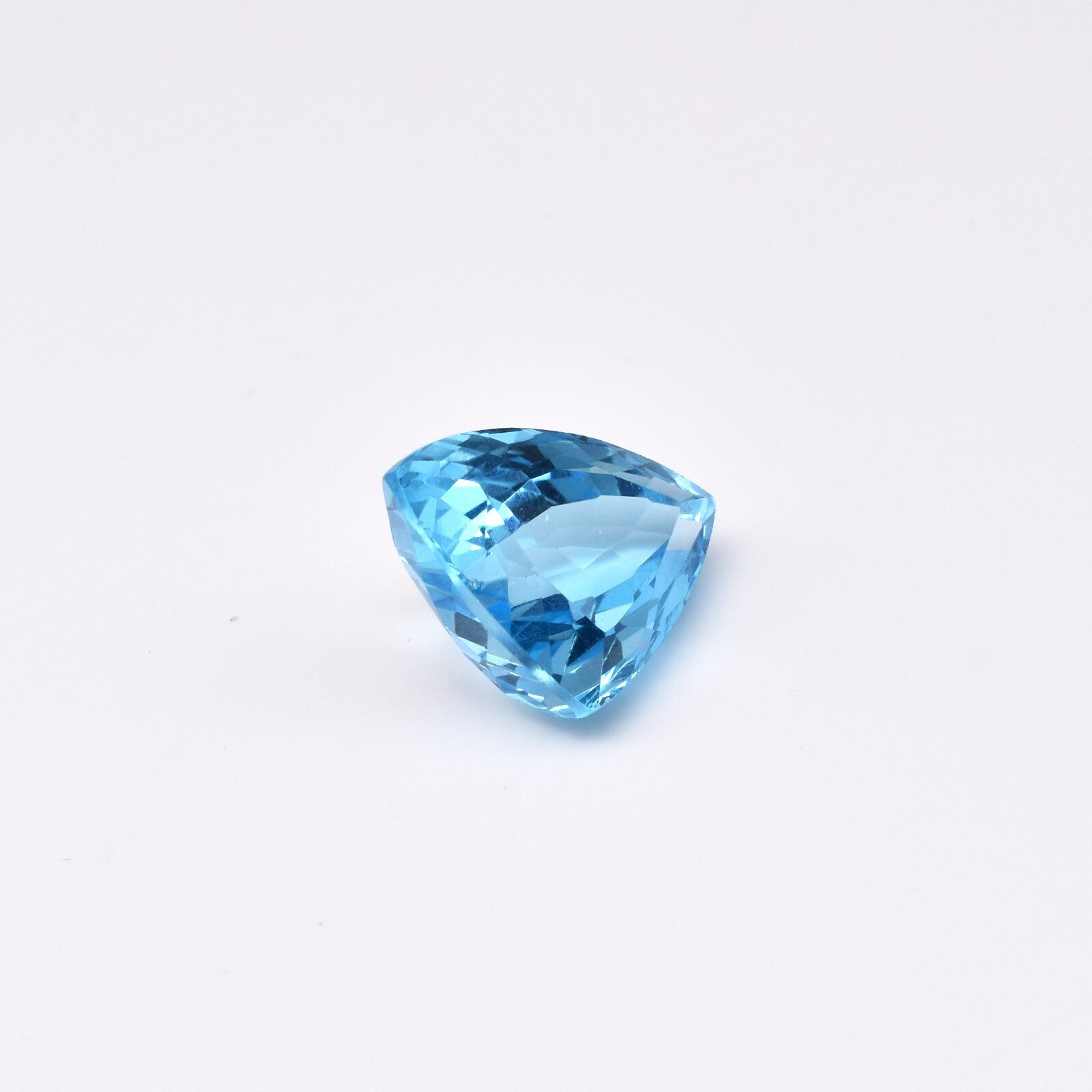 Swiss Blue Topaz Triangle Cut 22.41 Ct Loose Gemstone For Ring Pendant